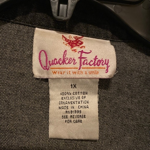 Quacker Factory Black Denim Rhinestones Shacket Shirt/Jacket Women’s Size 1X - Picture 5 of 8